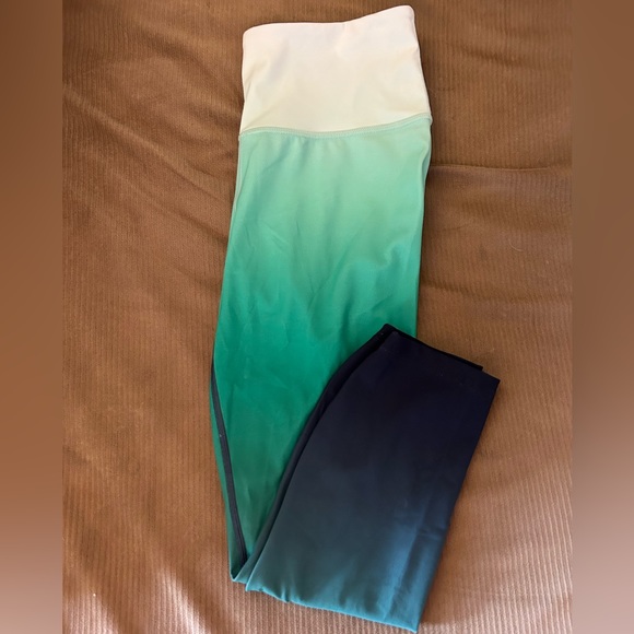 Athleta Pants - Athleta Womans Green Ombré High-rise Compression Leggings Sz S NWOT!